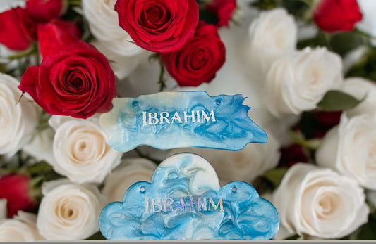 CUSTOM SMALL RESIN HANGING SIGN